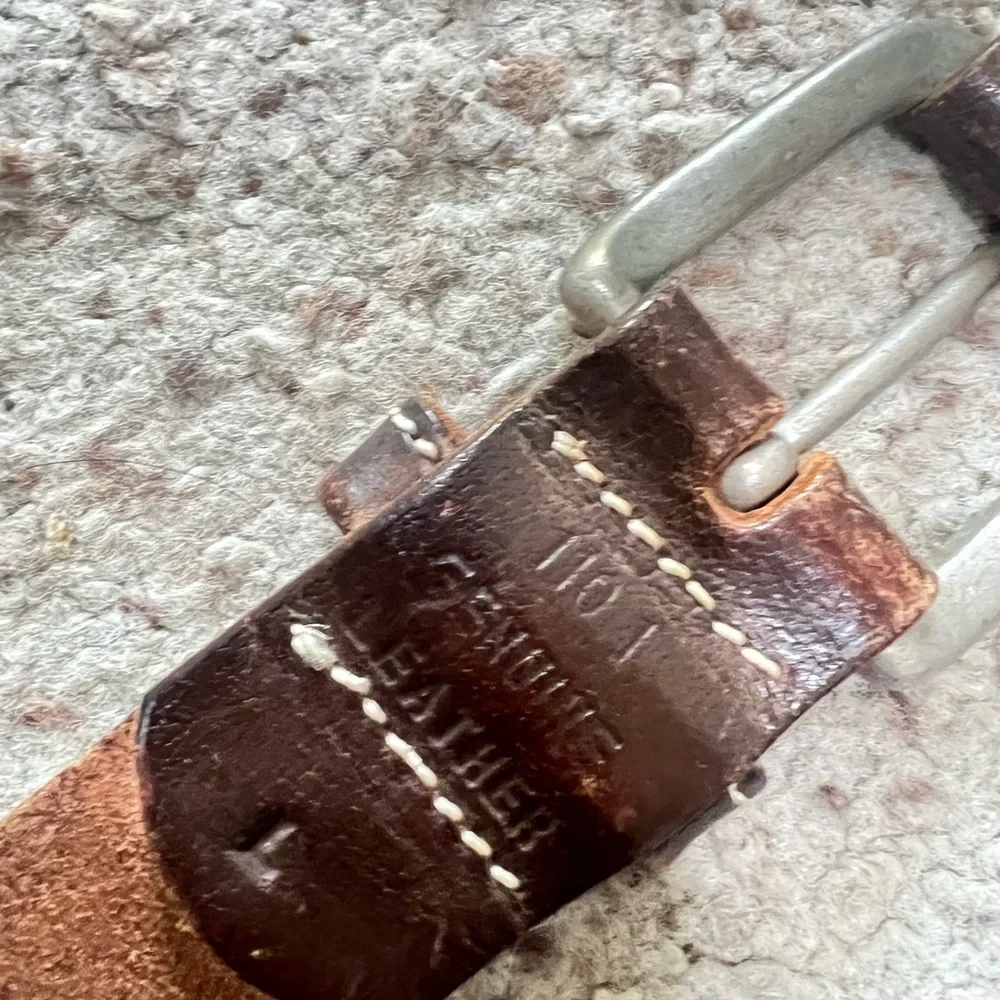 Men supper Distressed brown leather belt  Work Rugged Utility Grunge medium‎